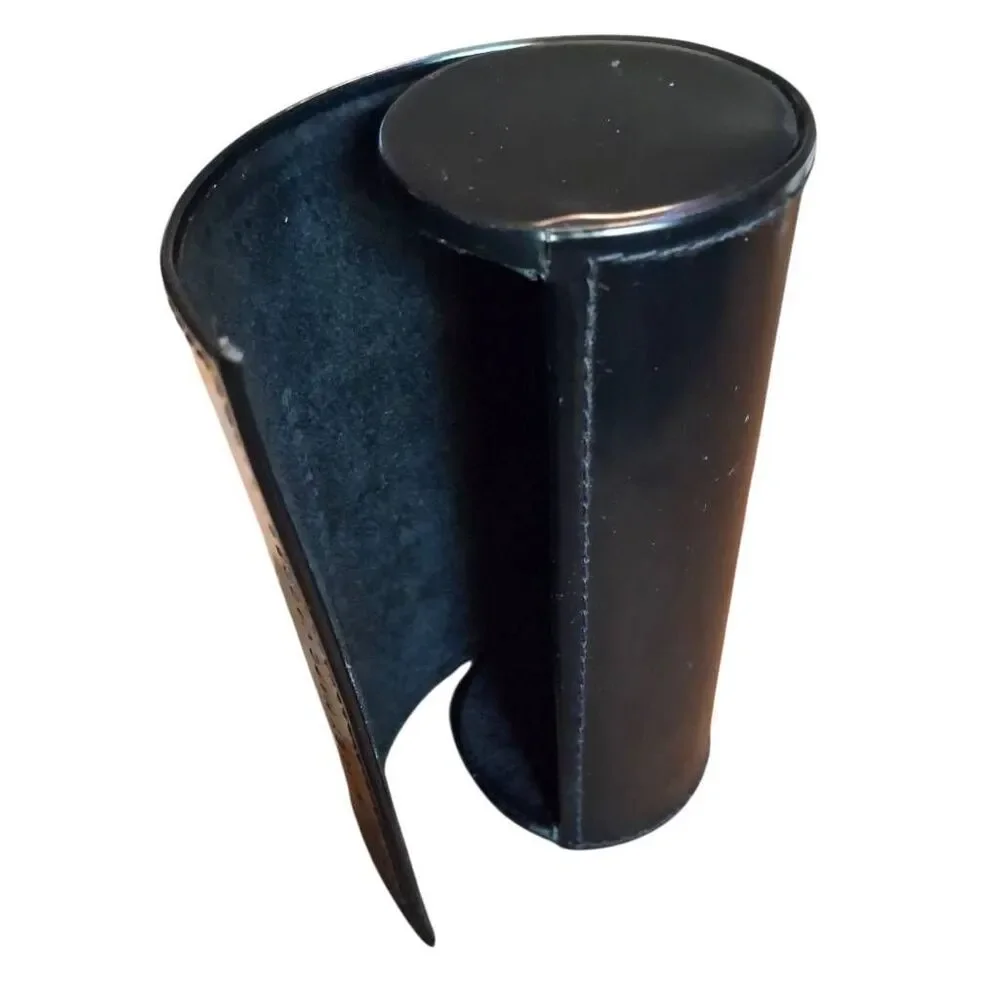 Marc Jacobs Round Magnetic Hard Glasses Case